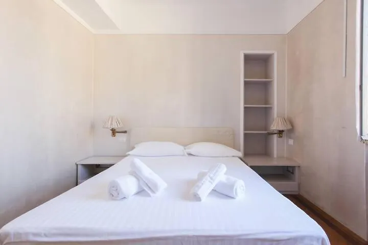 Hozyhome Prestigiosa Ed Economica Soluzione In Duomo Milánó 0*,  Olaszország