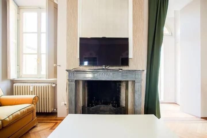 Hozyhome Prestigiosa Ed Economica Soluzione In Duomo Milánó Apartman