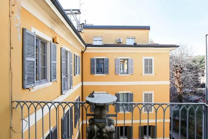 Hozyhome Prestigiosa Ed Economica Soluzione In Duomo Milánó Olaszország
